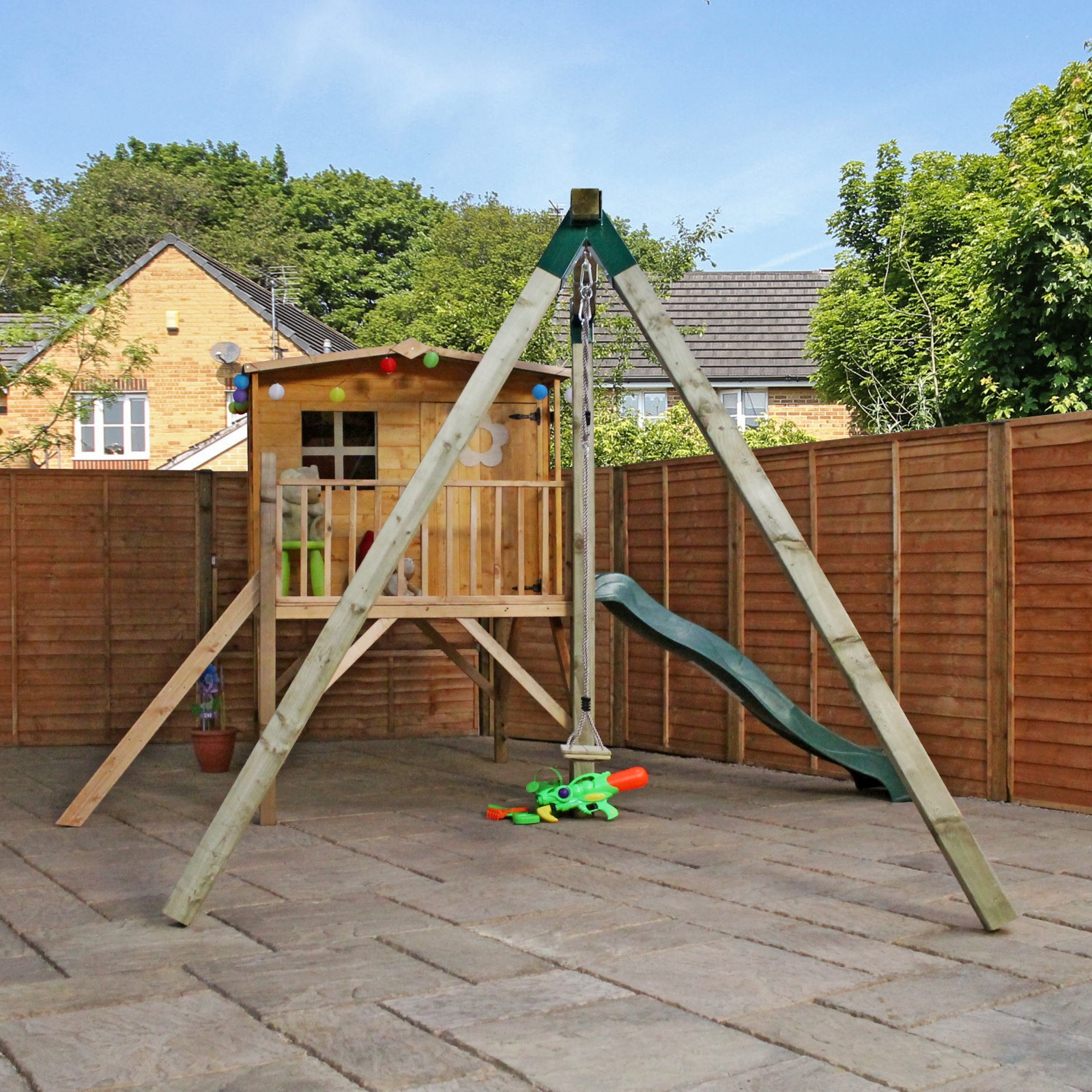 Bumble Bee Playhouses 13ft x 12ft Tongue